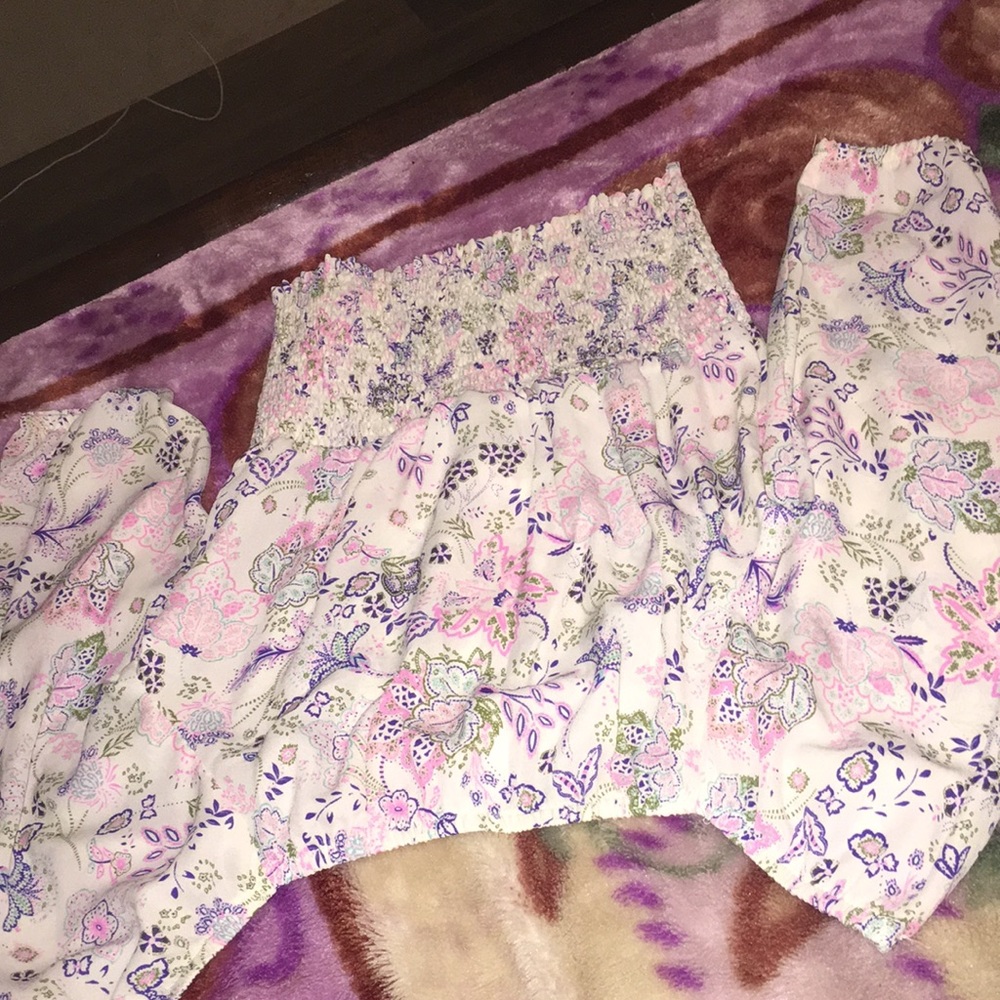 Clothes - Picture 3 of 4